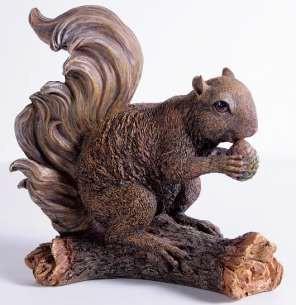4443 Crouching Squirrel