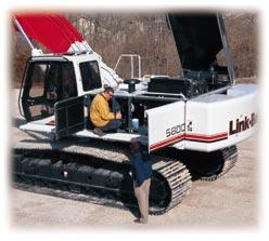Serviceability Servicing the Quantum excavator is simplified by the use of large, wide opening doors.