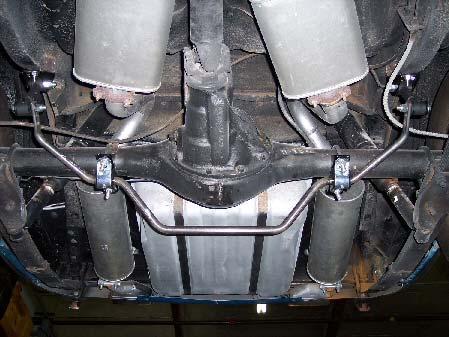 9R. Attach End Links Raise the sway bar back into position, attach the dog-bones, and completely tighten all hardware.