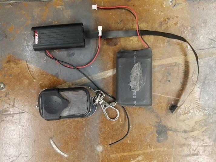 Figure 18: Camera (left) data loggers used on flight (right) The electronics in the avionics bay consist of a small camera and its 5-volt power supply, and a data logger made by the team.