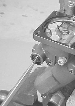 PTT motor Remove the manual release valve