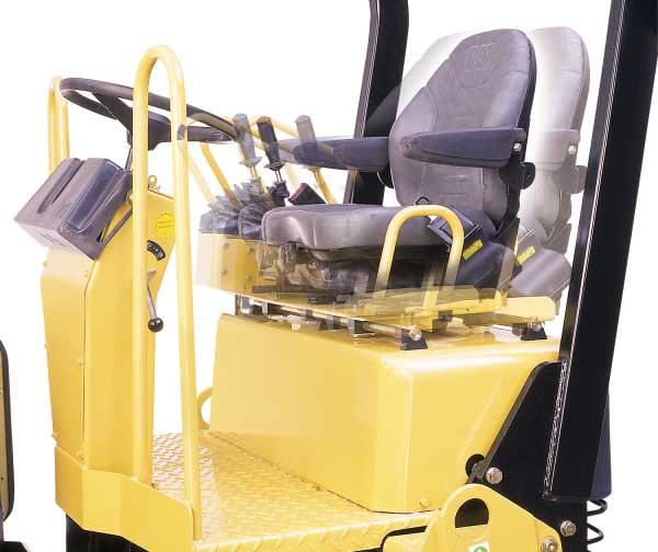Operator Comfort Operating ease and comfort promote all-day productivity. Single-lever control provides simplified operation, making the machines a perfect fit for inexperienced operators.