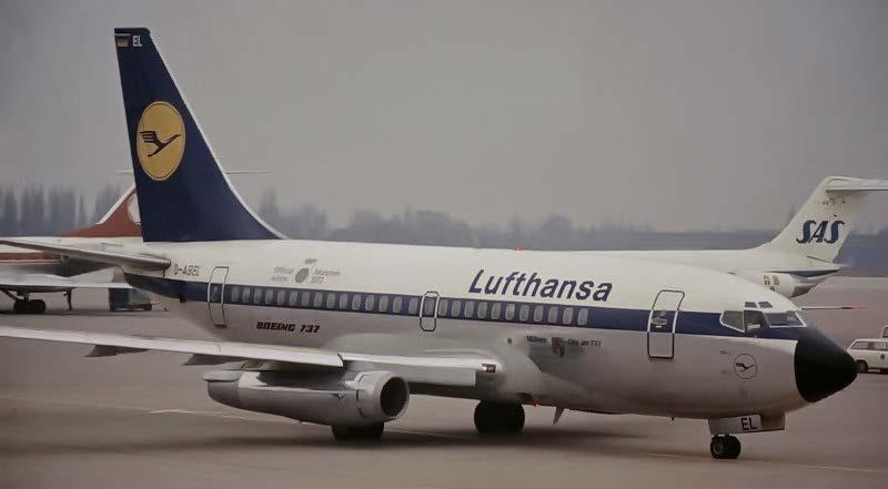 1970 s: 737-100 BPR=1 Large fans require higher landing gear Source: