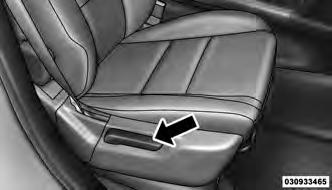 Recline Lever WARNING! Do not ride with the seatback reclined so that the shoulder belt is no longer resting against your chest.