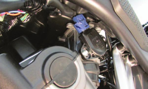frame, and to the bike s Throttle Position Sensor on the left hand side of the throttle bodies.