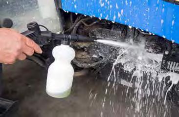 CREATES A WET FOAM, IDEAL FOR CLEANING FARM EQUIPMENT, TRUCKS AND CAR ENGINES FOAM GUN WITH VENTURI INJECTION