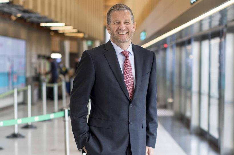 OUR NEW CEO PHIL VERSTER I am very excited about joining the team of dedicated women and men at Metrolinx, and to be part of one of the most exciting transit transformations