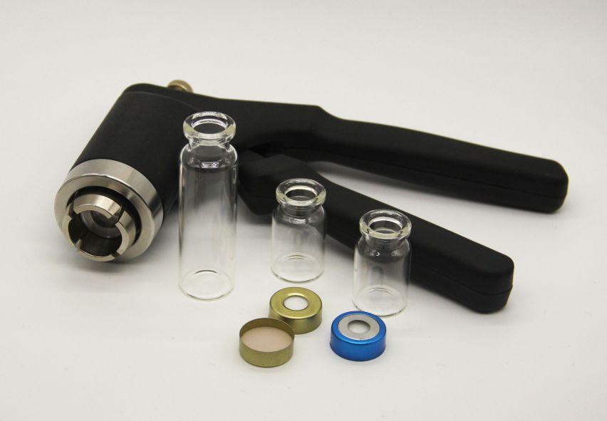 Manual decrimpers allow easy remove of aluminum seals without breakage. Test Tube ALWSCI Glass Culture and Test Tubes have enamel marking spot.