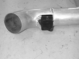 g) Mount the MAF sensor to the adaptor on the underside of the AEM inlet pipe using the two