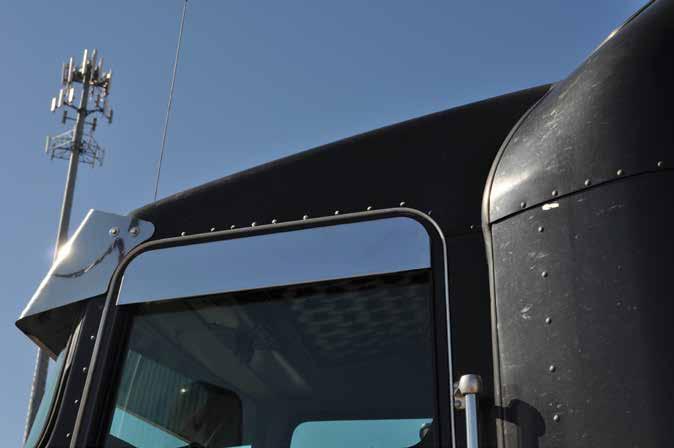 Daylight Door Models Peterbilt 5" Eagle Flange Chop Top Window Trim with Cab Mounted Mirrors - All Models