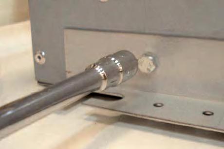 ote When using drop rods the casing mounting brackets are slotted and the mounting