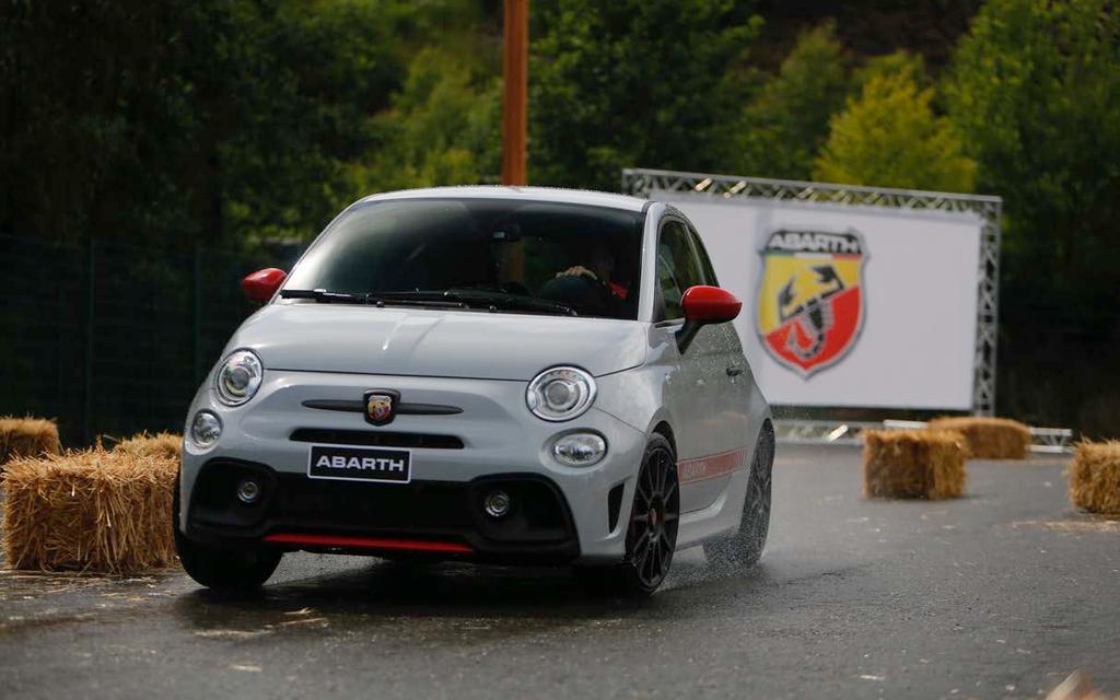 CHRONO ABARTH CUP*: Test your driving skills in a timed challenge with Abarth 595s and Abarth 124 Spider.