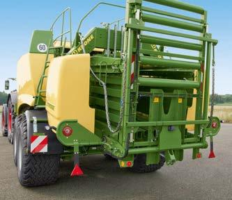 Watching the bale weight HDP stands for High Density Press, the hallmark feature of this KRONE big baler.