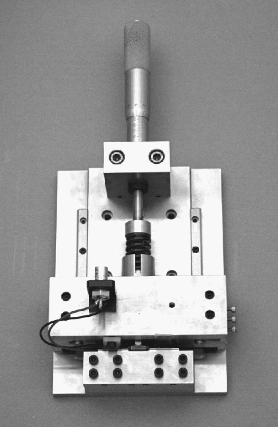 1412 K. Sakano et al. / Advanced Robotics 24 (2010) 1407 1421 Figure 7. Photograph of the experimental setup. 4. Stator for Flat-Plane Slider 4.1. Chemically Reduced Lithium Niobate To date, no reports exist of stable driving by a flat-plane slider.