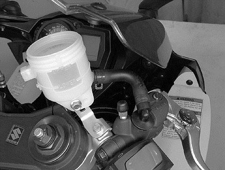 ) Remove the reservoir cap () and diaphragm. ) Fill the master cylinder reservoir to the upper line G.