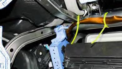 6-11 Side Cutter 7. V4 Harness Installation. (Driver s Side) Vehicle Brace (a) Route the V4 Harness toward the Steering Column.