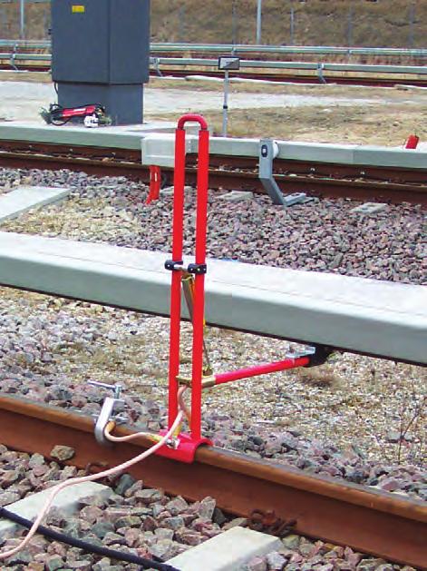 Earthing Devices for Underground Railway Systems Usage: These ARCUS short circuiting devices are suitable for earthing and short circuiting underground railtracks with voltages up to 1 kv.