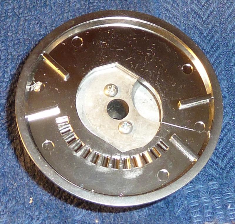 can be moved just enough to make things fit. Figure 11: Rear of Tentec tuning knob as modified.