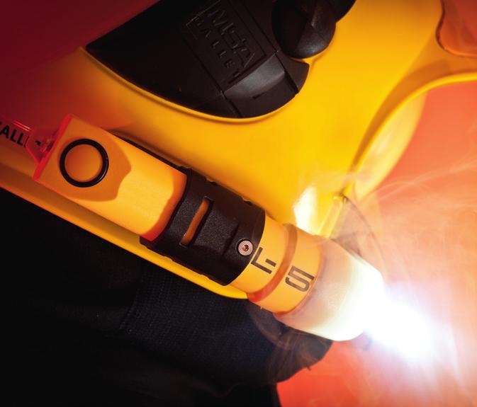 L-5, L-5S and L-5R portable LED torch The L-5 hard hat torch, L-5S portable torch and L-5R rechargeable portable torch have been developed with the aim of reducing consumption and increasing light