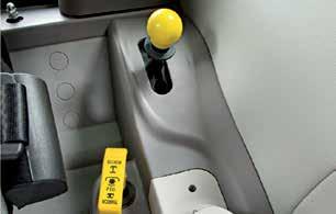 To facilitate quick, repetitive operations, the shuttle lever is located in an ergonomic position to the left of the steering wheel.