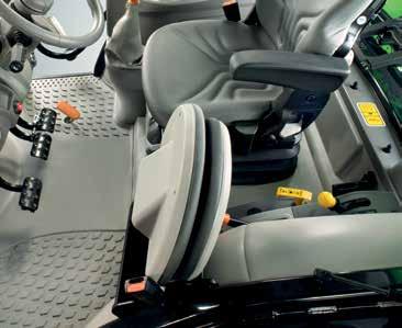 The carefully designed space, eye-catching contours, innovative materials, passenger seat and ergonomic layout of the controls, divided into a
