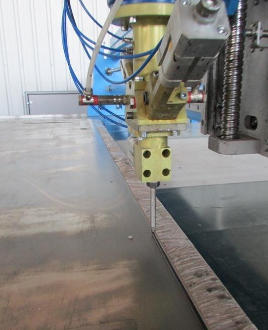 Portal or consol-type carriage Provides the applying function of the polyurethane mixture on single or several details, which are placed on the working table surface: - Mixing unit automatic moving