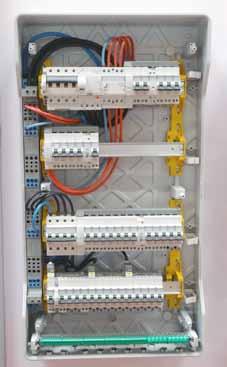 terminals. Only products with 1 module per pole and no auxiliary block can be connected to these busbars. - the 4-pole supply busbar is equipped with automatic output terminals.
