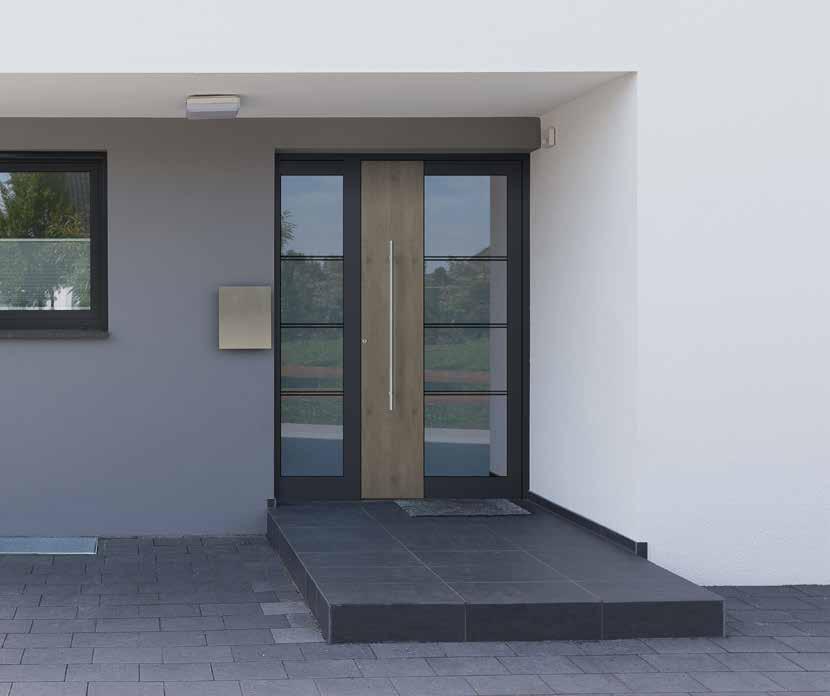 EXPERIENCE A DIFFERENT KIND OF ENTRANCE DOOR The KOMPO-Doorbird video-intercom system enables