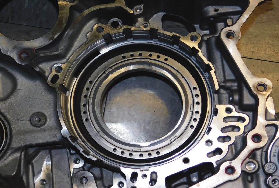 RE0F10E (JF017E) 3WX0 CVT FWD New Generation CVT8 Reverse Piston The differences in the Reverse Piston is easy to identify by looking at the snap ring location.