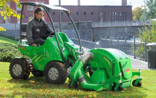 Groundcare Collecting lawn mower 1200 With the Avant collecting mower 1200 you can easily do the mowing and collect the clippings.