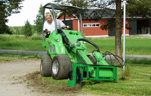 First the cutting disc cuts lawn precisely where you want and hydraulic trimmer breaks up any soil or lawn that is left to the side of the cutting disc.