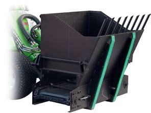 The dispenser bucket can be filled like a normal bucket directly from floor level. Distributes silage to about 10 cows / fill - it takes approx.