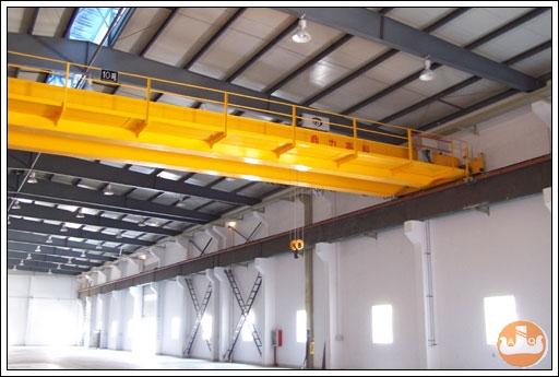 QY Model 5~50/10t insulation overhead crane with hook is applicable to workshop where smelting electrolytic nonferrous metal material, such as electrolytic aluminum and electrolytic magnesium, etc,