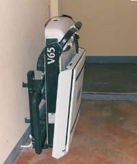 The V65 stairlift ensures comfort and safety over any kind of path 1) V65 with retracting bars 2) V65 with independent bars Standard outfit