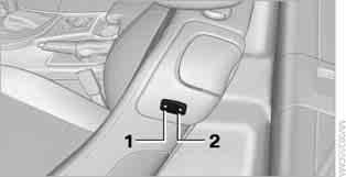 > Increase or decrease curvature: press the switch at the front or rear, respectively.