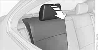 When returning the backrest into the seating position, make sure that the seat's locking mechanism is properly engaged.