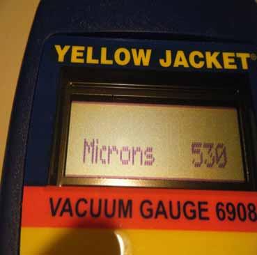 ELECTRONIC VACUUM GAUGE / DIAL GAUGE Electronic vacuum gauge Mechanical dial gauge After