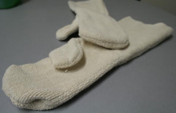 Large (100) 74657 Stretch Polymer Gloves Powder Free