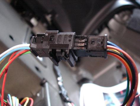 2 Picture 5: pull latch to the right, then plug connector into the top control unit
