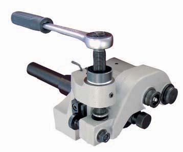 THREADING THREADING & & ROLL GROOVING Mobile Roll Grooving and Threading Set A real portability solution for the mobile