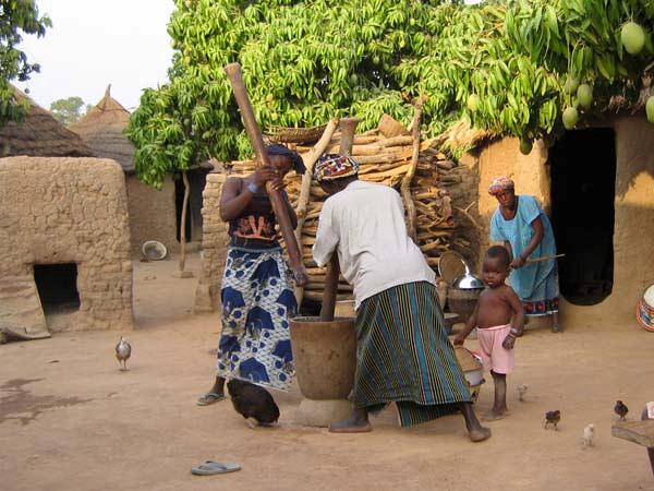 Economic opportunities in rural areas are very weak, particularly for women & children. In addition, women have a lot of physical tasks to do, like cooking, which take up a lot of time.