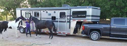 2 4 Useful Tips for Safer Horse Trailer Hauling M any people ask us what type of horse trailer would be best suited to their current tow vehicle.