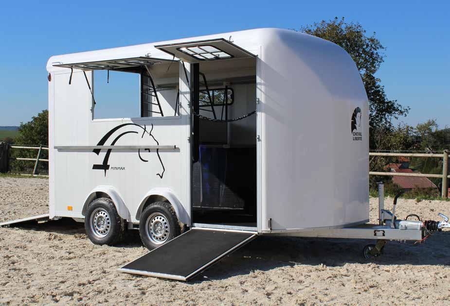 3 HORSES TRAILER MINIMAX 36/37 Pullman 2 suspension low-profile chassis Reinforced & compact fiberglass cover Aluminium floor & Anodized aluminium side walls Diagonal loading : comfort and safety