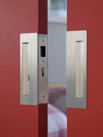 (Double Door) Set The CL400 set is suitable for use where two doors meet in the middle. Passage, and Key Locking configurations are available.