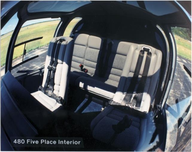 Comfort Capable of incorporating wide instrument panel Excellent