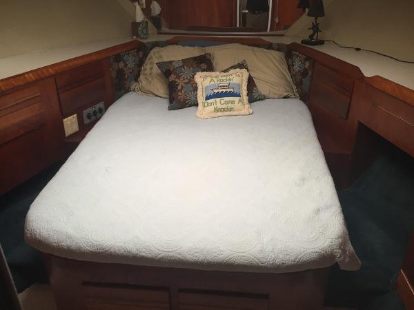 State room bed  Starboard