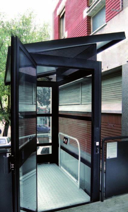 DESIGN AND TECHNICAL FEATURES The Steppy platform lift s technical and stylish features, make it a