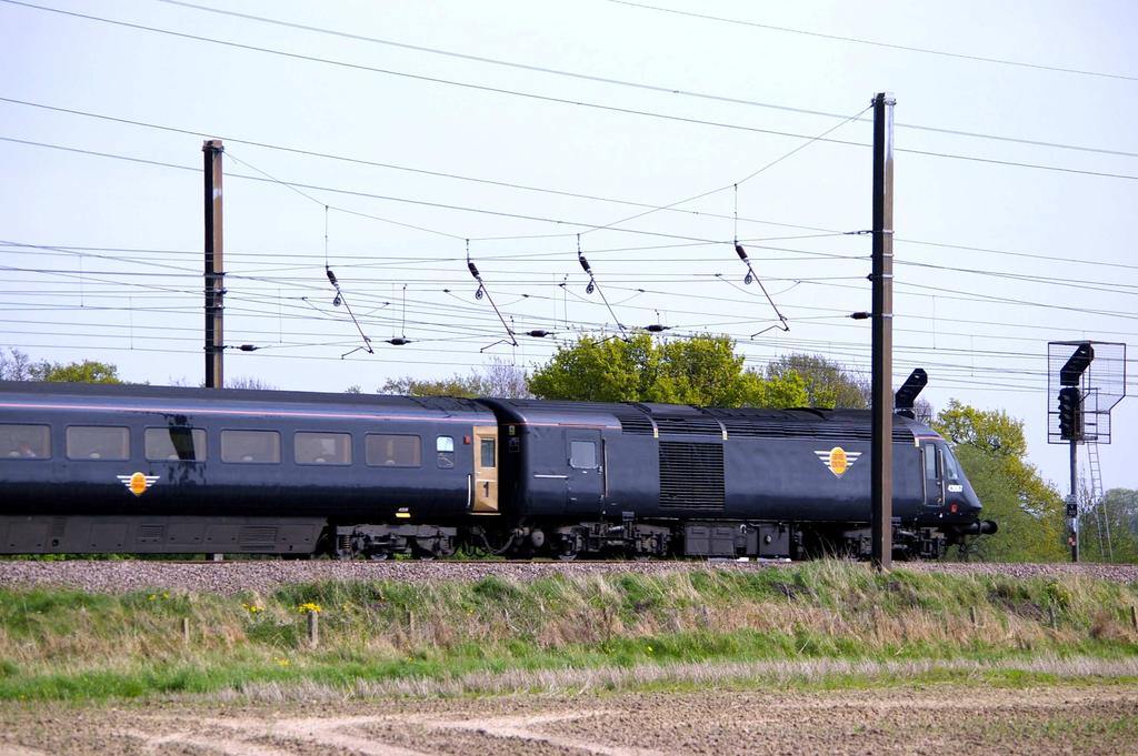 Your source for N Gauge news. 07.06.2009 Issue 10. A Grand Central HST heads South at Skelton near York on a service to London. Mike Hudson collection. Hello!! Welcome to N News.