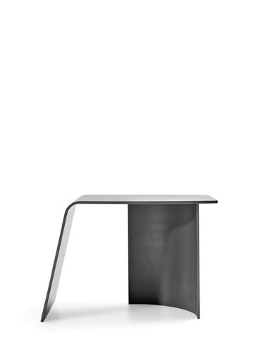 BOW patricia urquiola A small table created from the union of two curved elements.