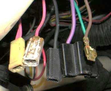 To install the fuse holder: Remove the Brown wire